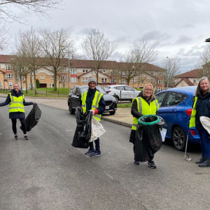 Cassiltoun Helps Give Castlemilk A Spring Clean Scottish Housing News