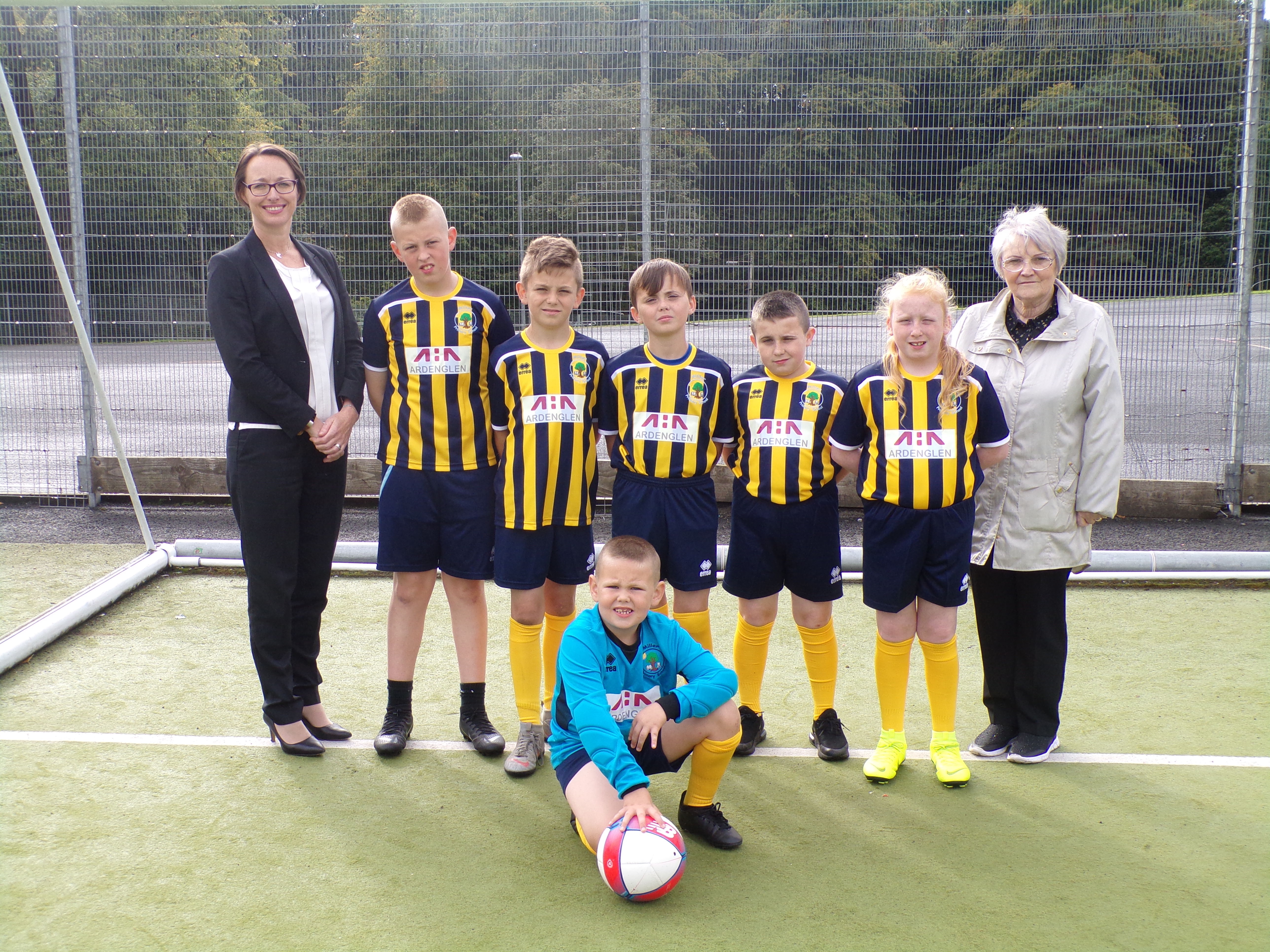Ardenglen Housing Association sponsors school footballers