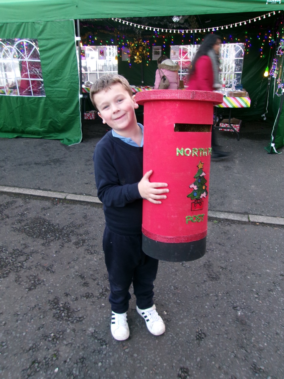 Muirhouse delivers Christmas cracker of an event