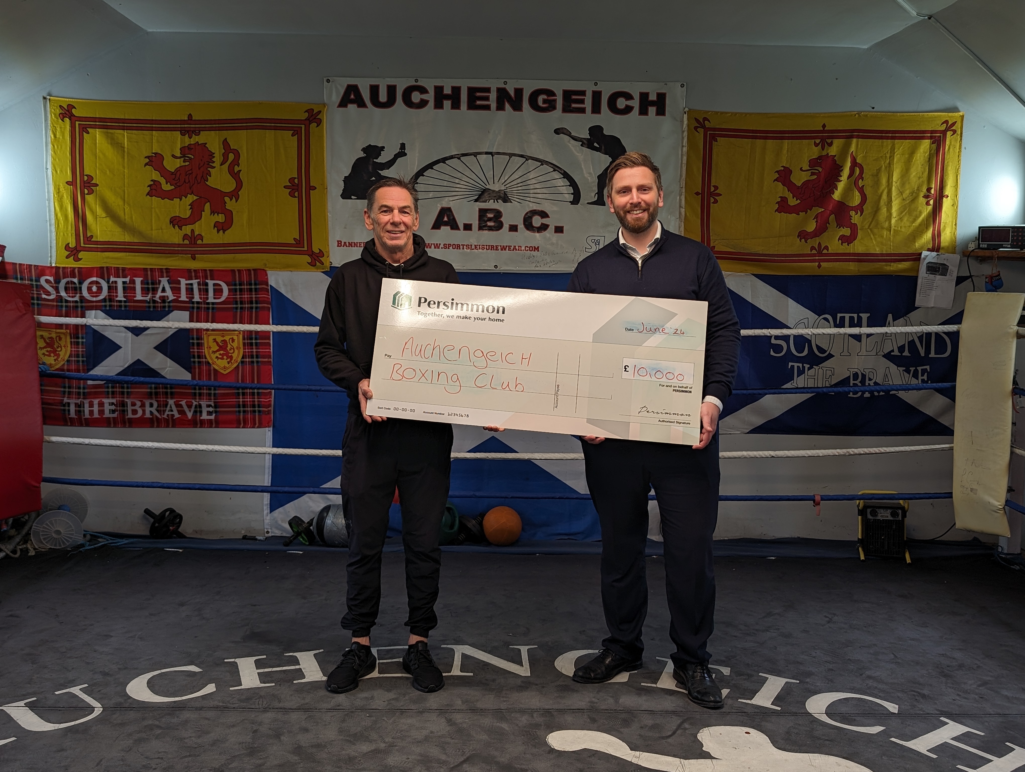 Persimmon and Sanctuary Scotland donate £10,000 to the Auchengeich Boxing Club