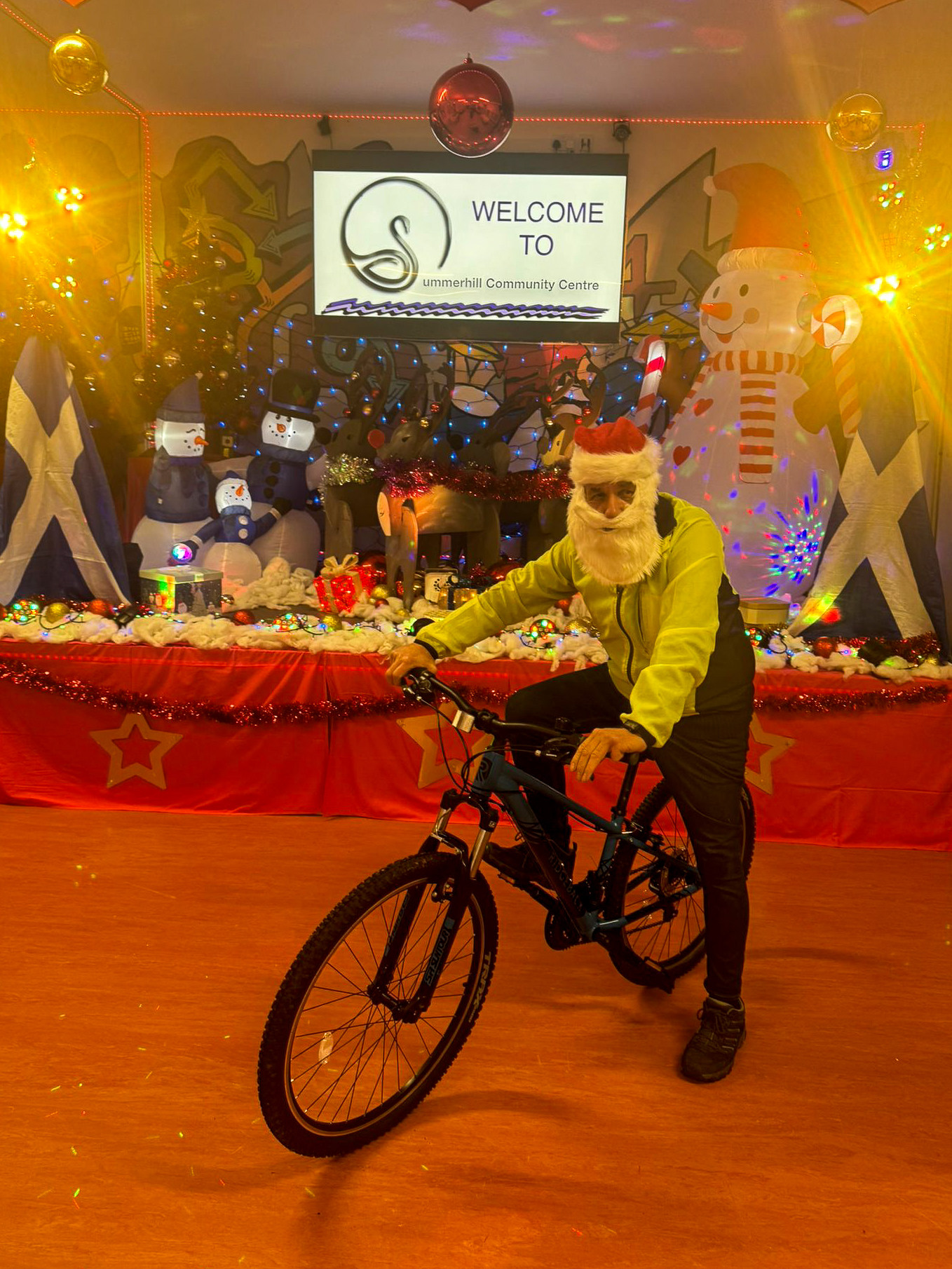 Wheatley brings Christmas cheer to Dumfries with bike giveaway