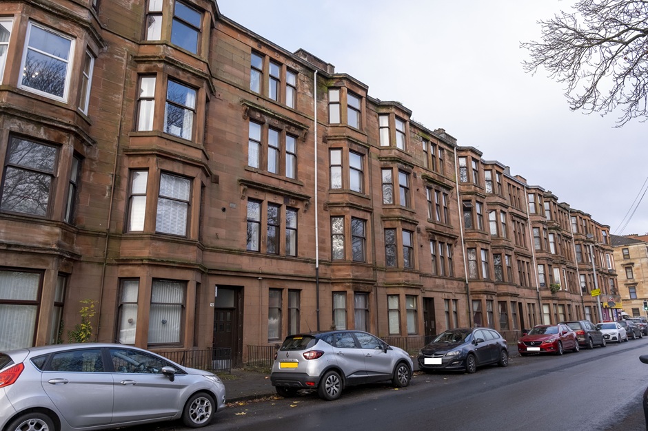 Window and door replacement programme underway in Linthouse