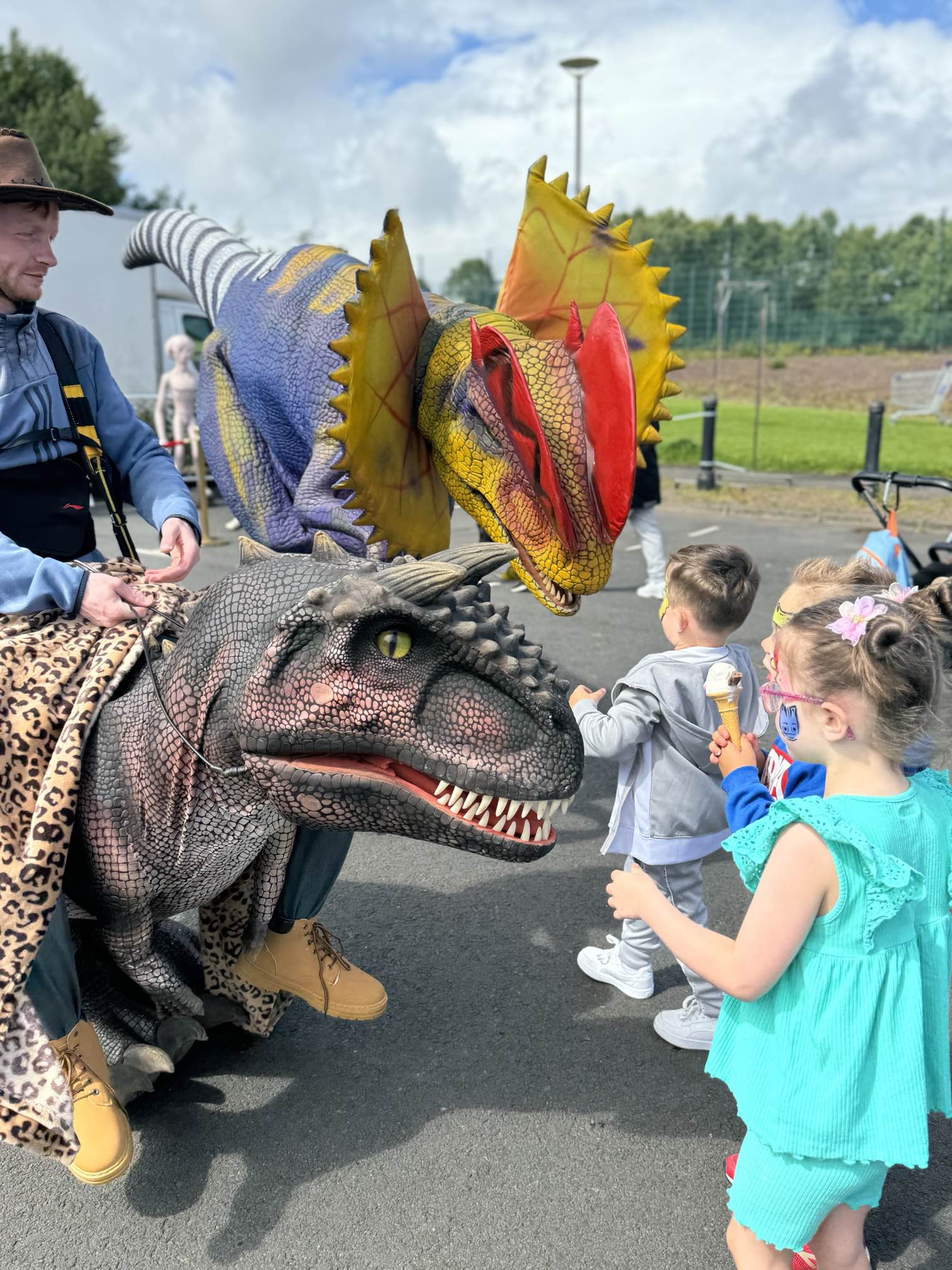 Provost puts seal on Barrhead Housing's dinosaur-themed fun day