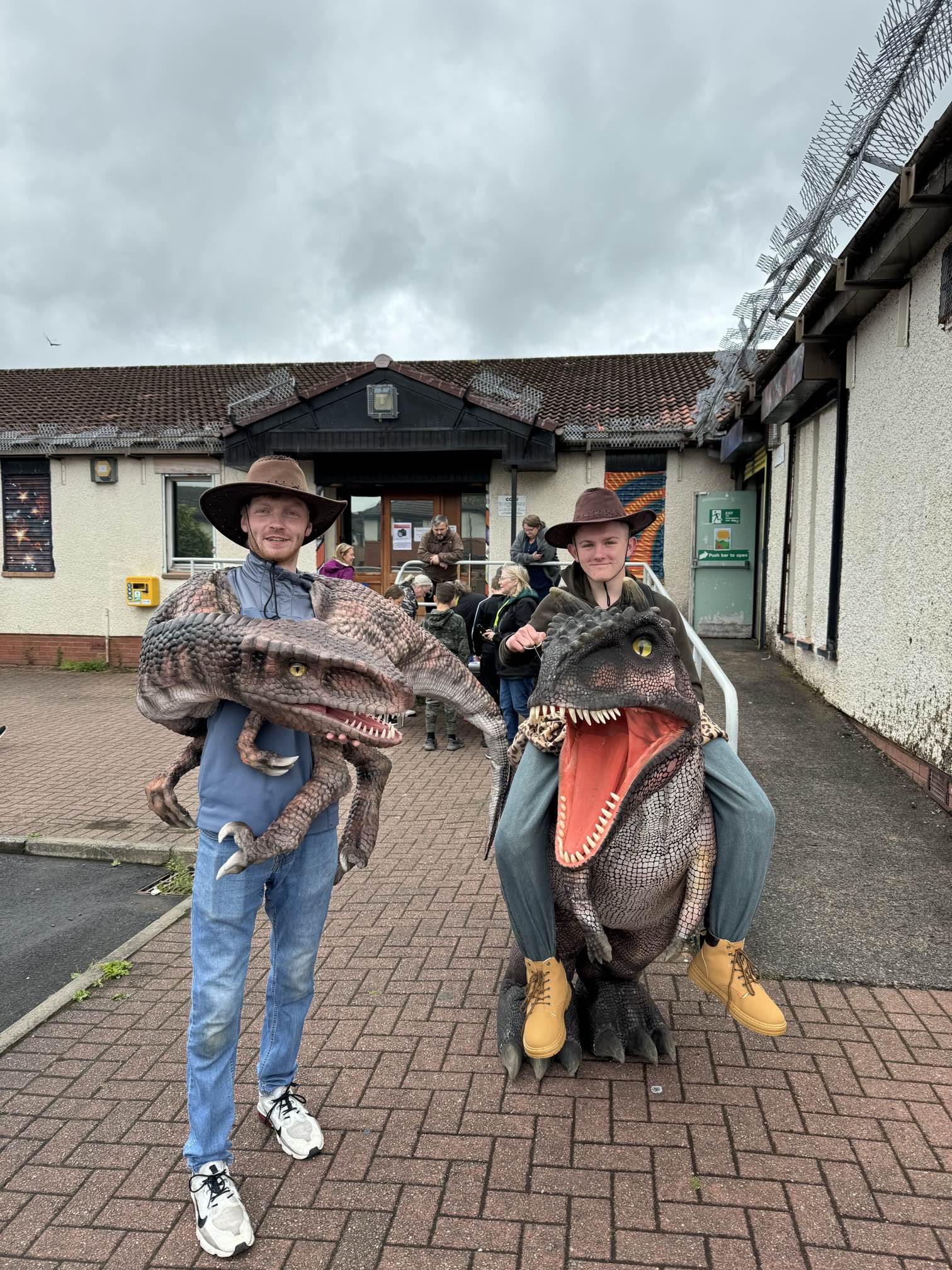 Provost puts seal on Barrhead Housing's dinosaur-themed fun day