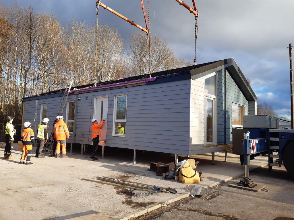 First new chalets arrive at Perth Gypsy/Traveller improvement project