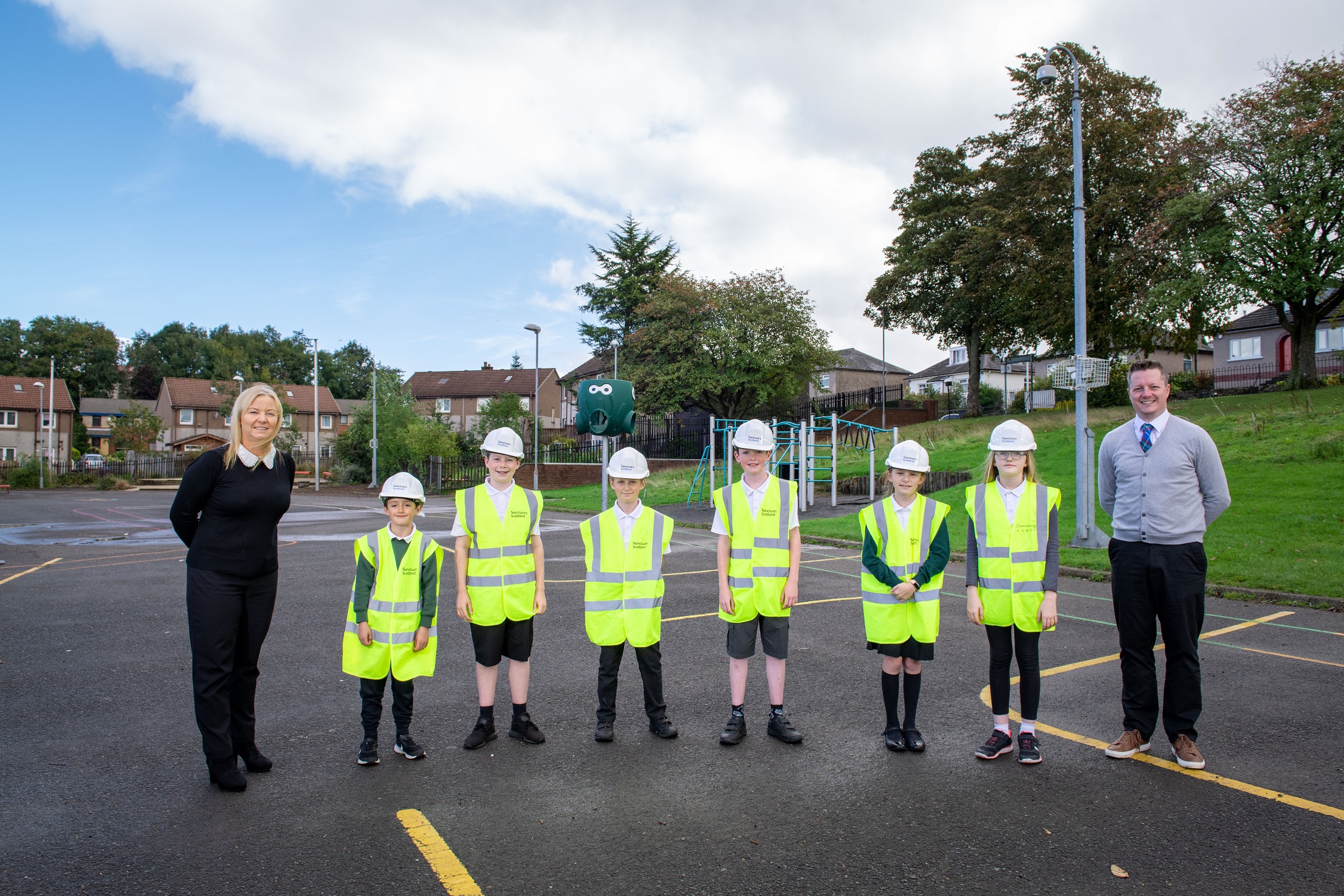 Paisley school receives funds from Sanctuary towards new play area