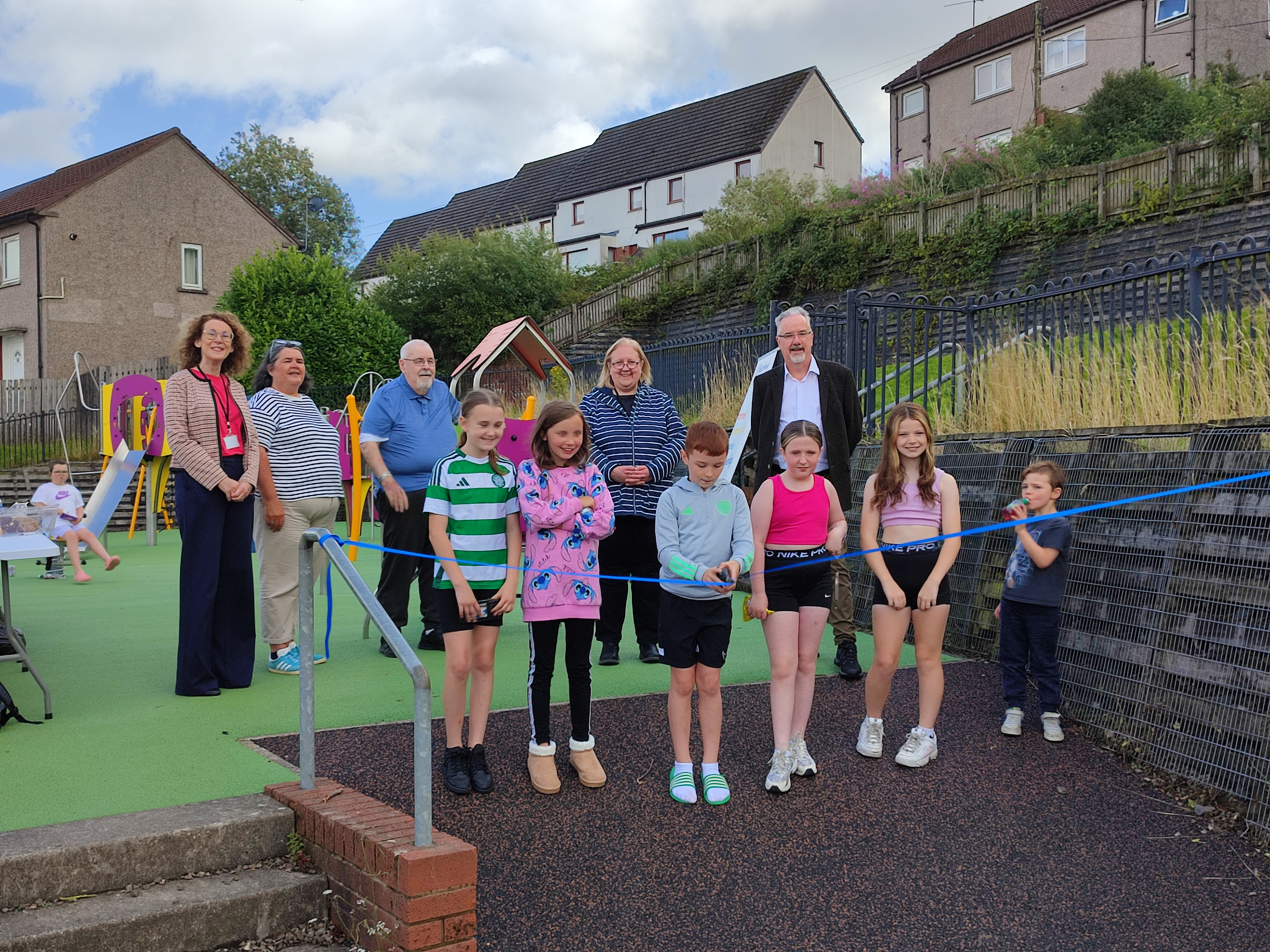 Council leader cuts tape at new £80,000 Barrhead play park