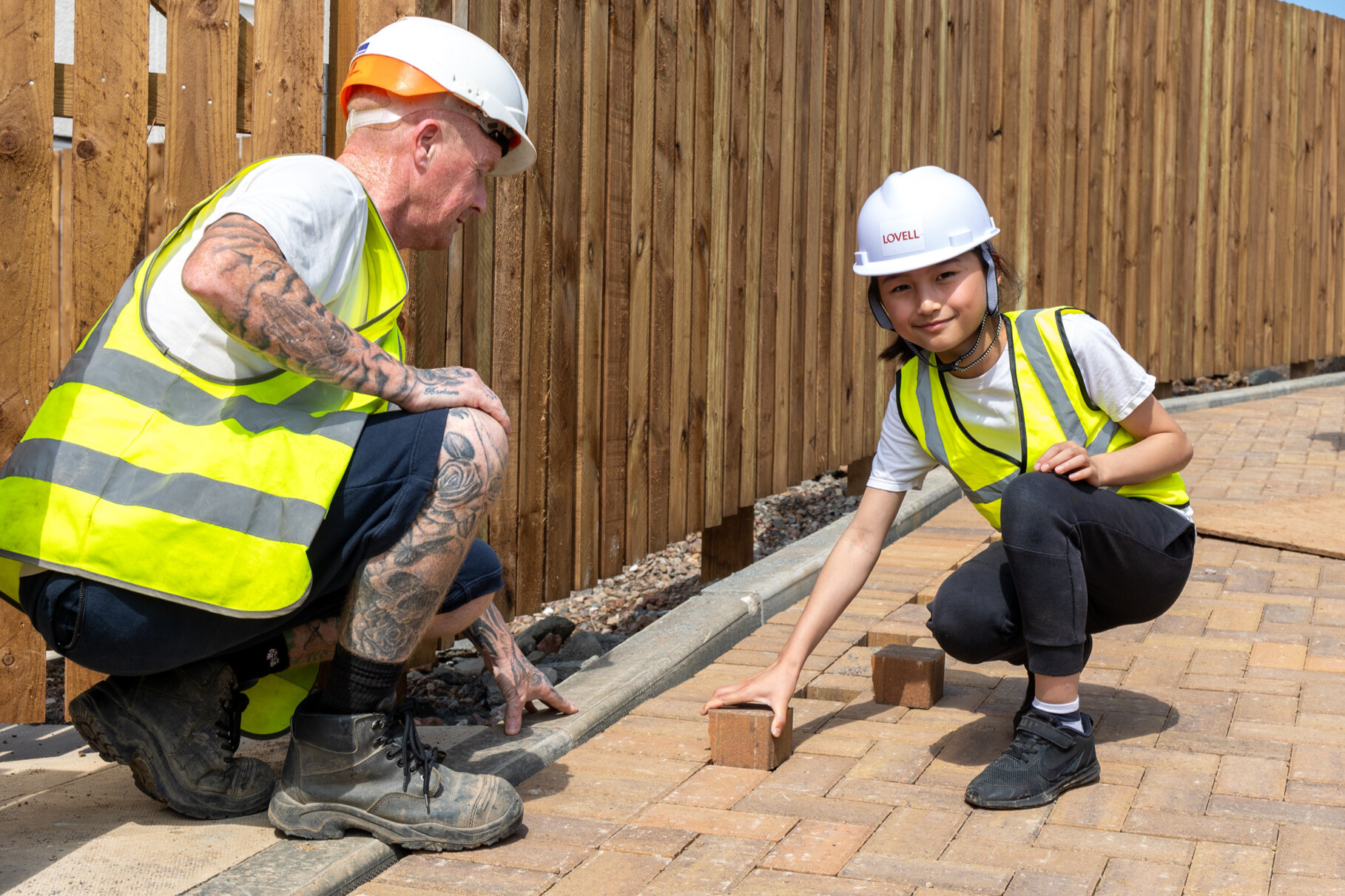 Midlothian pupils learn building site safety with Lovell