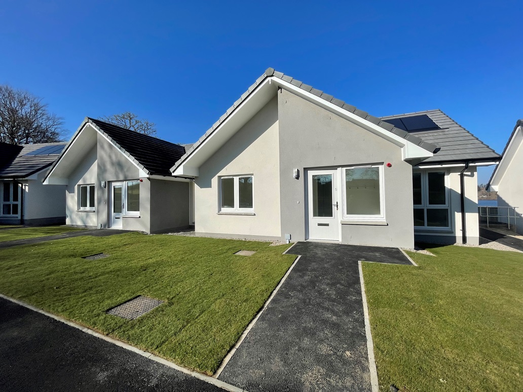 MSP visits innovative new social housing in Lairg