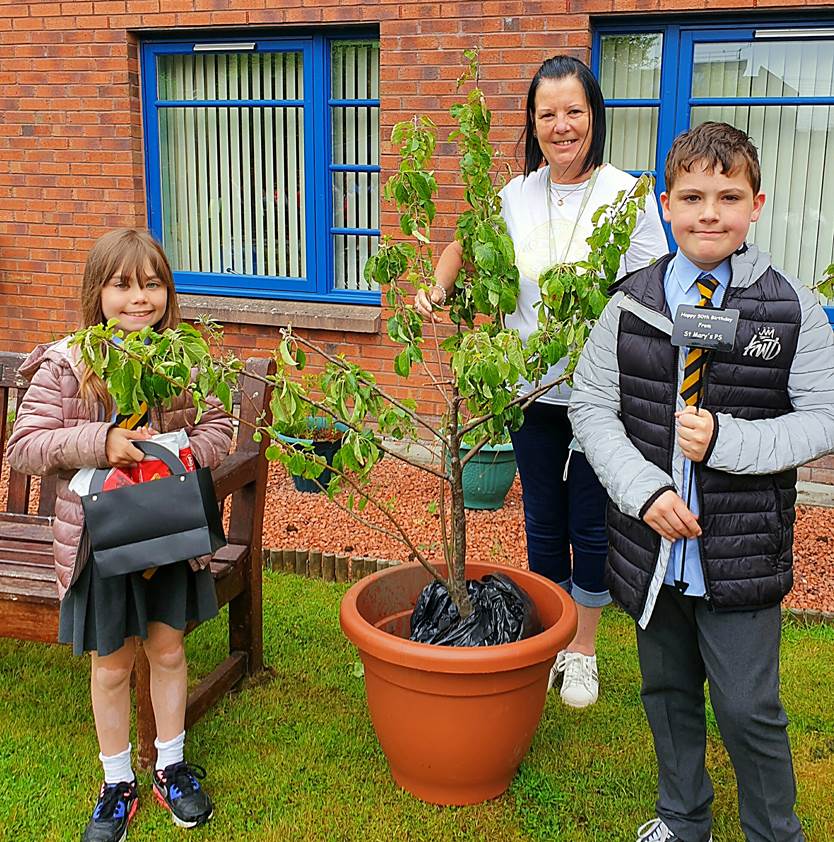 New generation of budding gardeners blossom with intergenerational project launched by Bield