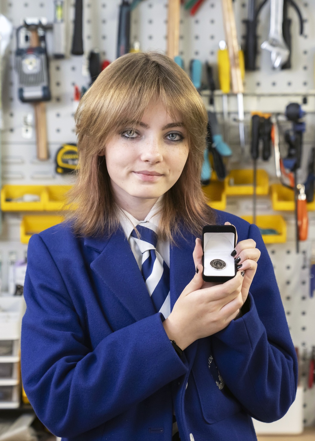 Glasgow schoolgirl wins solar-powered blanket design competition