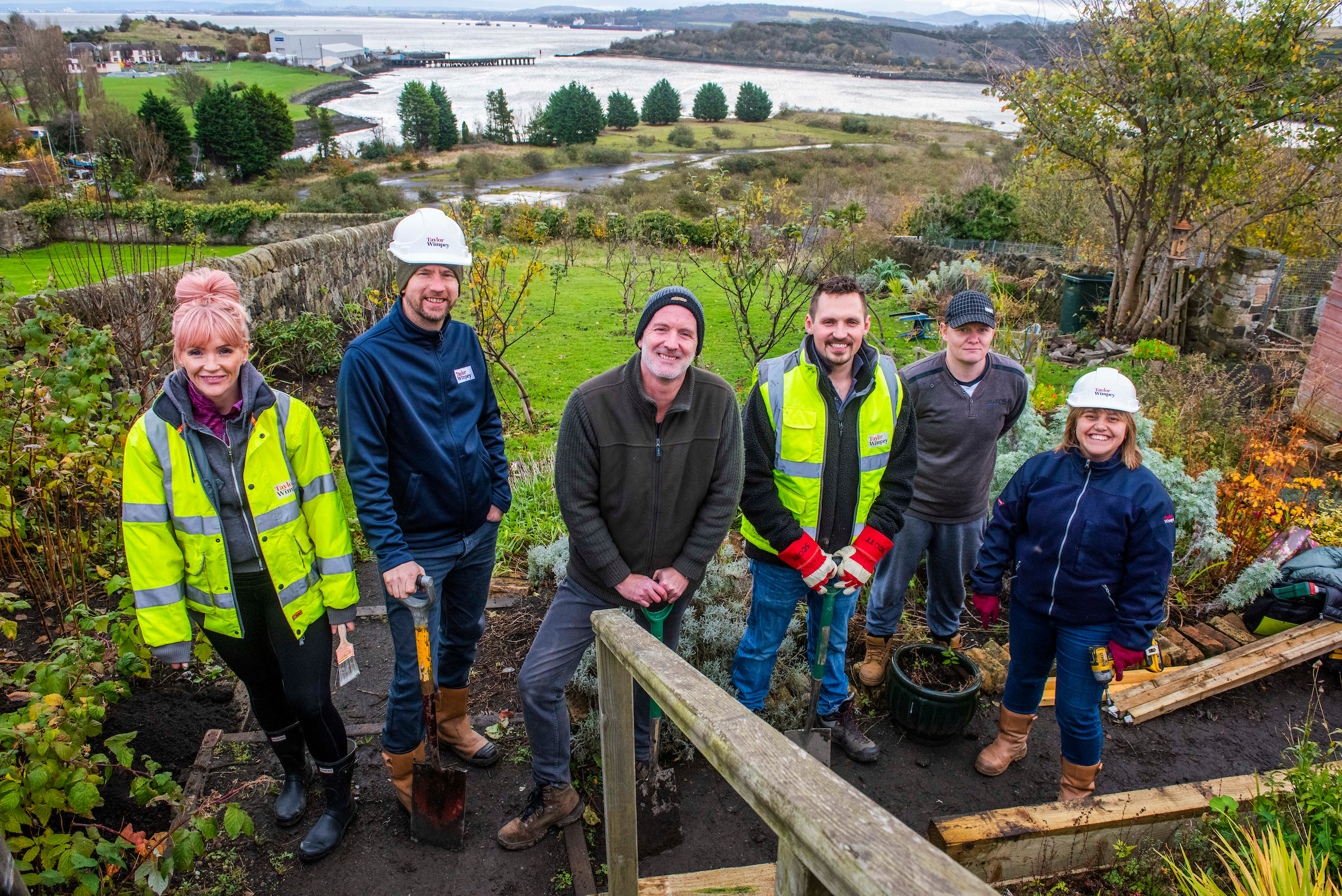 Taylor Wimpey gives helping hand to Inverkeithing’s community garden