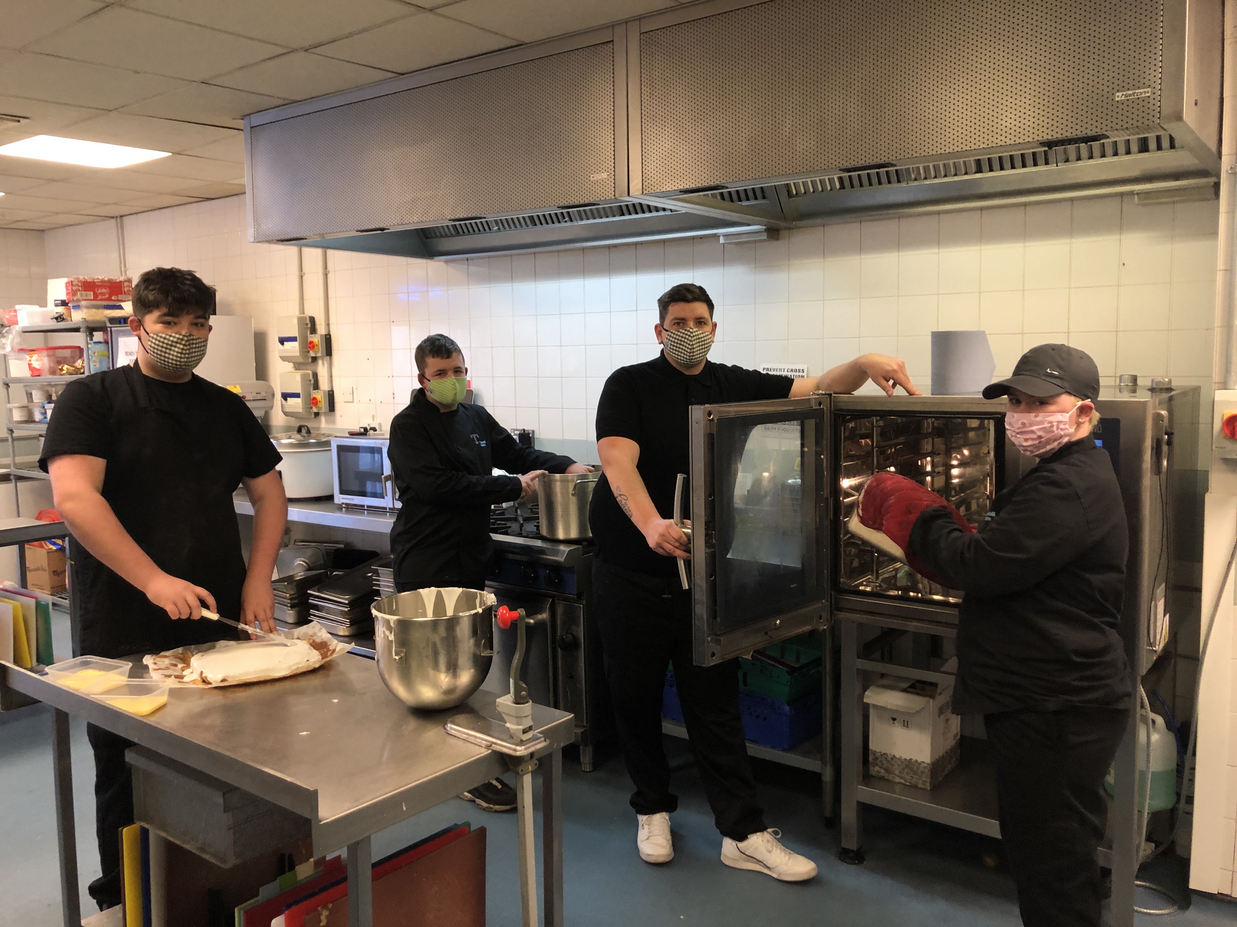 Trainees team up with Ferguslie Park Housing Association to deliver 5,000th meal