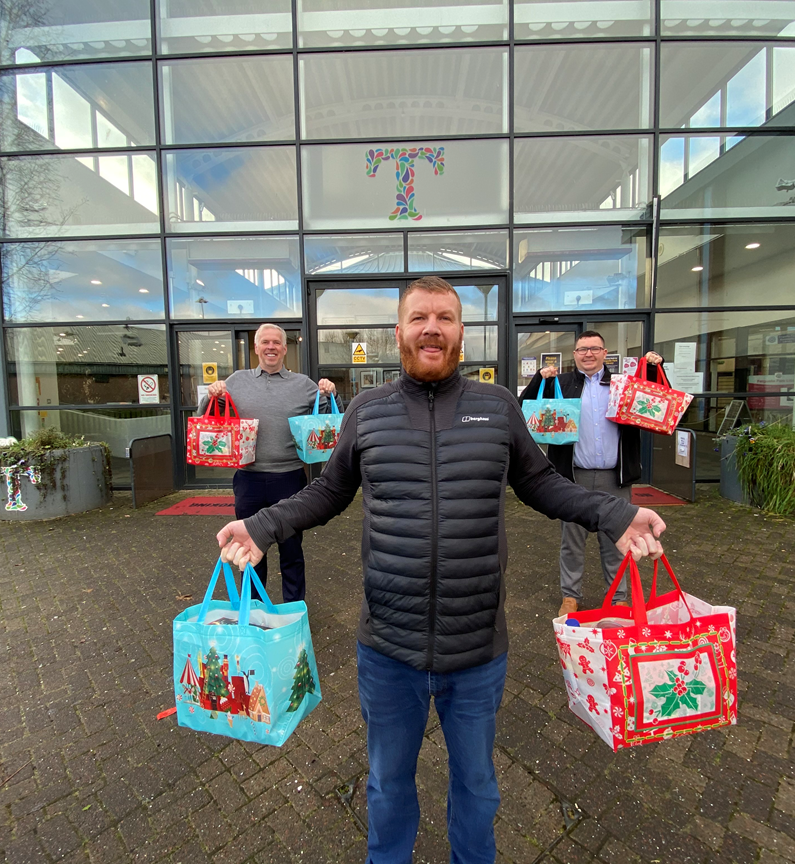 Housing contractor sparks joy in Ferguslie Park this Christmas